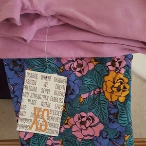BNWT LuLaroe Classic T *SOLID* W/ LLR OS leggings